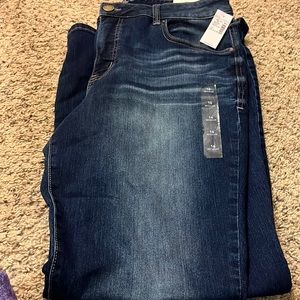NWT MAURICES 16 REG slim, boot, cut, jeans, high rise